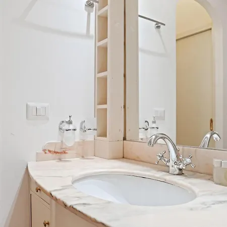 Charming And Bright Flat In Trastevere *