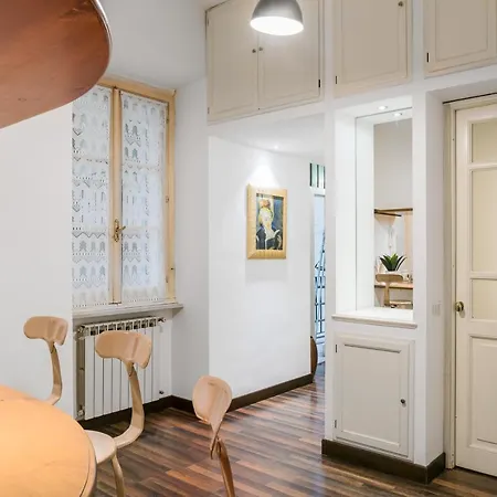 Charming And Bright Flat In Trastevere Daire